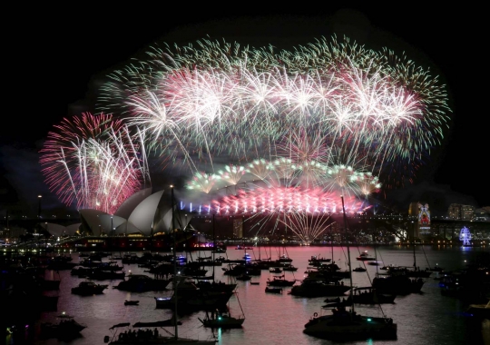Kemegahan pesta kembang api sambut Tahun Baru di Sydney