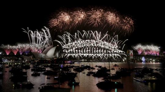 Kemegahan pesta kembang api sambut Tahun Baru di Sydney