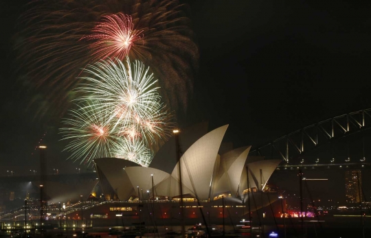 Kemegahan pesta kembang api sambut Tahun Baru di Sydney