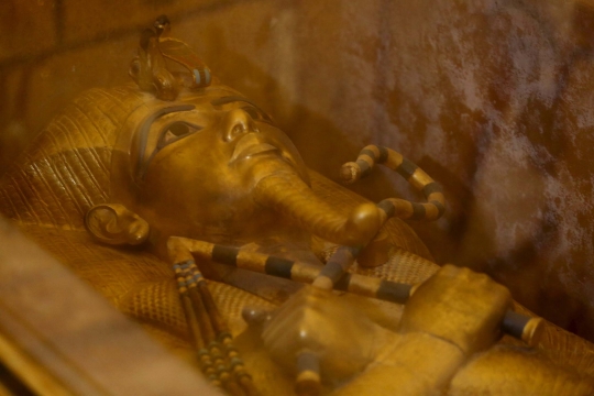 Melihat lebih dekat mumi Firaun di makamnya