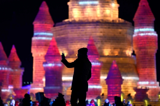 Menapak kemegahan istana es di Festival Harbin International