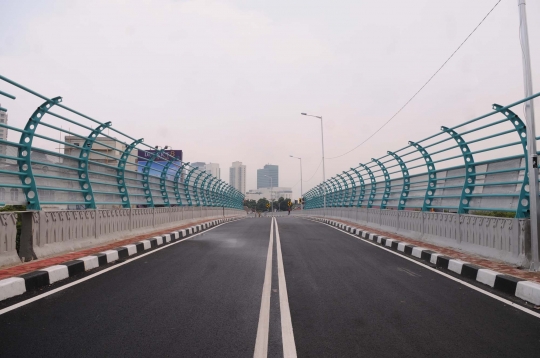 Urai kemacetan, jalan layang Permata Hijau mulai diuji coba