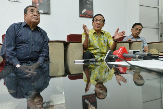 Akbar Tandjung usulkan munas untuk akhiri kisruh Golkar