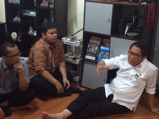 Begini gaya santai Menkominfo temui pegiat internet