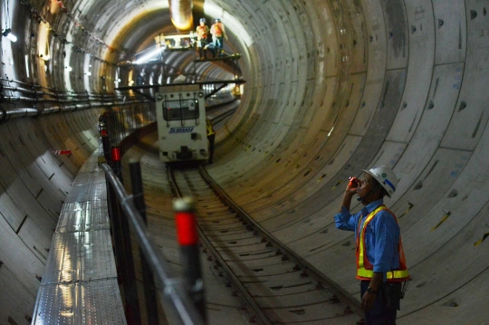 Melihat lebih dekat pengerjaan terowongan MRT di Senayan