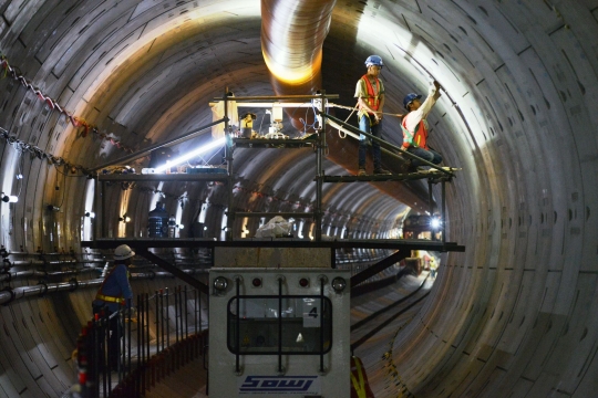 Melihat lebih dekat pengerjaan terowongan MRT di Senayan