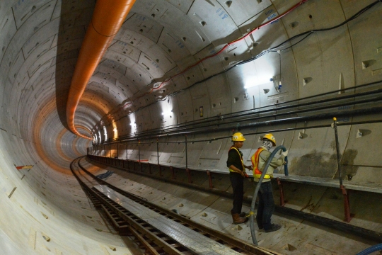 Melihat lebih dekat pengerjaan terowongan MRT di Senayan