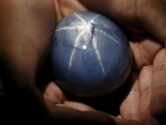 Ini akik Blue Saphire terbesar sejagat, harganya Rp 2,4 triliun