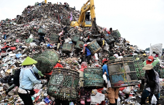 Mencari nafkah dari sampah Ibu Kota