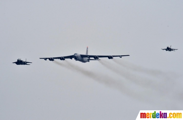 Foto : Respons Bom Nuklir Korut, AS Kirim Pesawat Bomber B-52 Ke Korsel ...