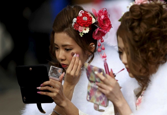 Hebohnya perayaan remaja Jepang yang baru menginjak usia 20 tahun