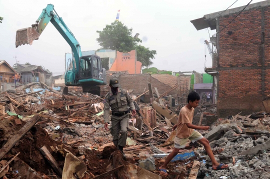 Ratusan rumah di Bukit Duri mulai digusur