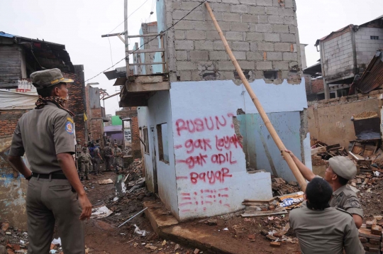 Ratusan rumah di Bukit Duri mulai digusur