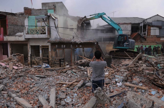 Ratusan rumah di Bukit Duri mulai digusur