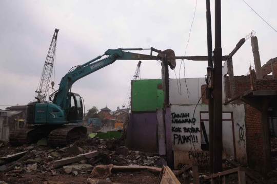 Ratusan rumah di Bukit Duri mulai digusur