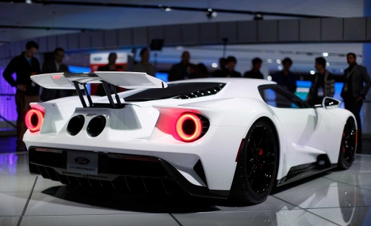 Galaknya tampilan supercar Ford GT 2016