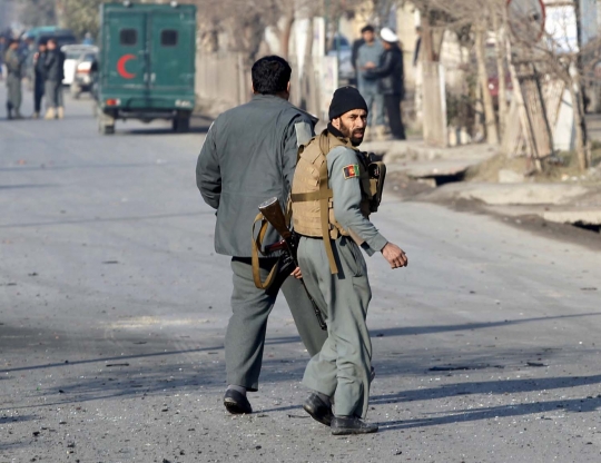Kepanikan anak sekolah Afghanistan kabur dari baku tembak