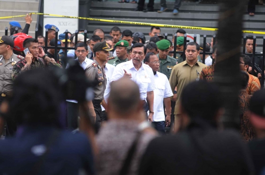 Panglima TNI dan Menko Polhukam tinjau lokasi ledakan di Starbucks