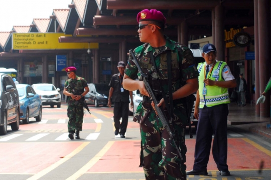 Bom Sarinah, TNI-polisi perketat keamanan Bandara Soekarno Hatta
