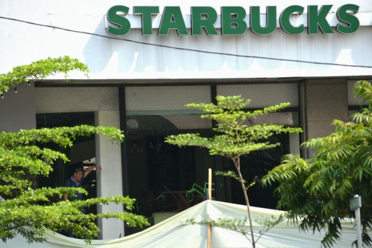 Penampakan Starbucks dan pos polisi Sarinah ditutup pascateror