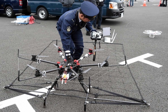 Melihat cara Jepang latihan anti teror pakai drone