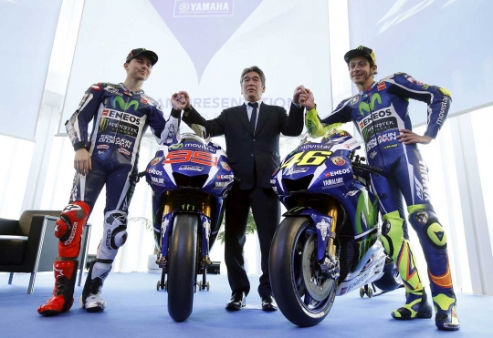 Rossi-Lorenzo tampil satu panggung di peluncuran Yamaha M1 2016