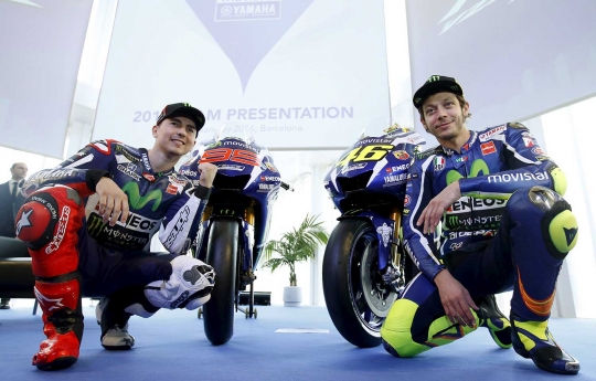 Rossi-Lorenzo tampil satu panggung di peluncuran Yamaha M1 2016