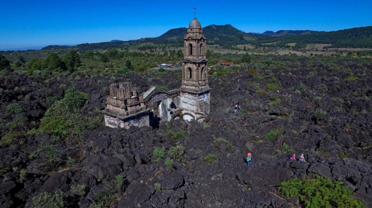 Menakjubkan, gereja di Meksiko ini tetap berdiri meski terkubur lava