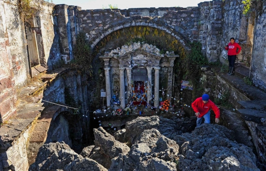 Menakjubkan, gereja di Meksiko ini tetap berdiri meski terkubur lava