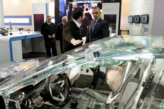Mobil transparan ini bikin Presiden Obama terkagum-kagum