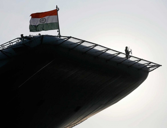 INS Vikramaditya, salah satu kapal induk terbesar bikinan India