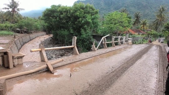 Banjir lumpur terjang lima desa di Buleleng