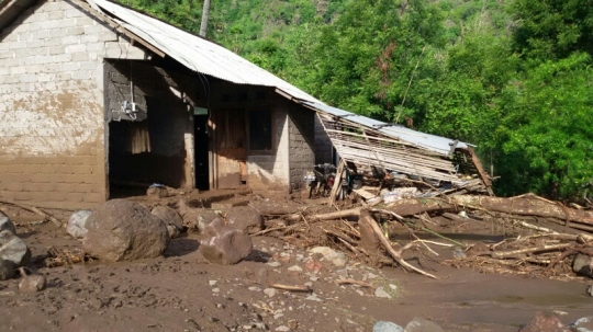 Banjir lumpur terjang lima desa di Buleleng