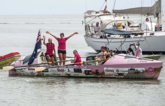 Hebat, wanita-wanita ini seberangi Pasifik dengan perahu dayung