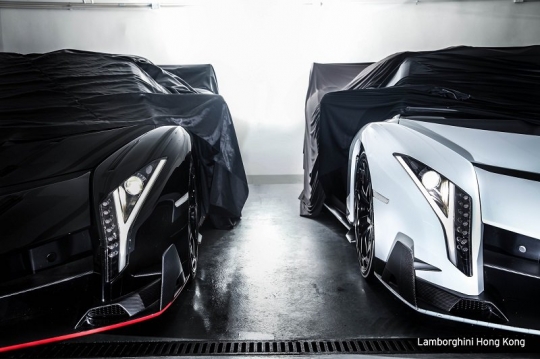 Detail supercar terbaru, Lamborghini Veneno Roadster!