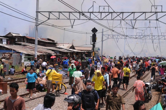 Suasana kepanikan warga saat kebakaran Kampung Bandan