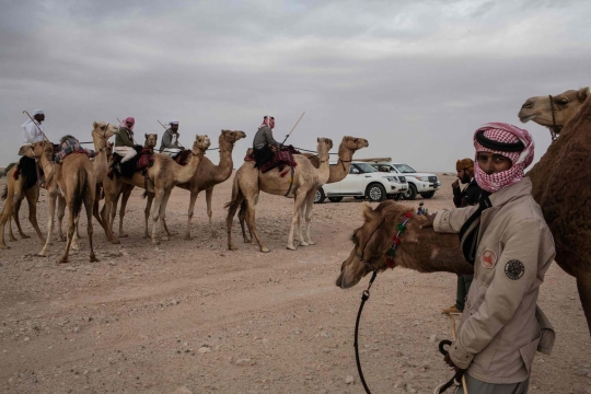 Aksi penjelajah 50 hari lintasi gurun pasir dari Oman ke Qatar