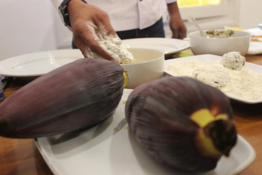 Mencicipi Steak Jantung Pisang, kuliner berkelas khas Malang