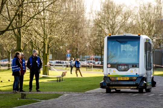 Canggihnya WEpod, angkutan umum tanpa sopir pertama di dunia