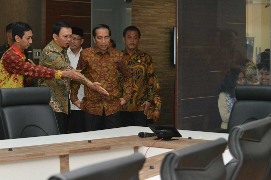 Jokowi tinjau fasilitas Jakarta Smart City