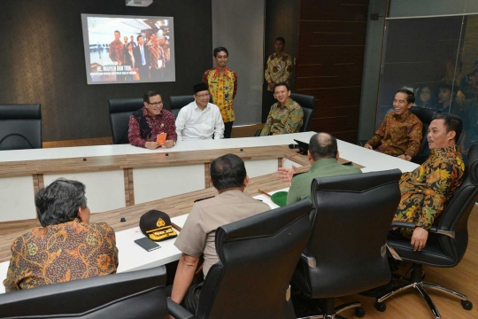 Jokowi tinjau fasilitas Jakarta Smart City