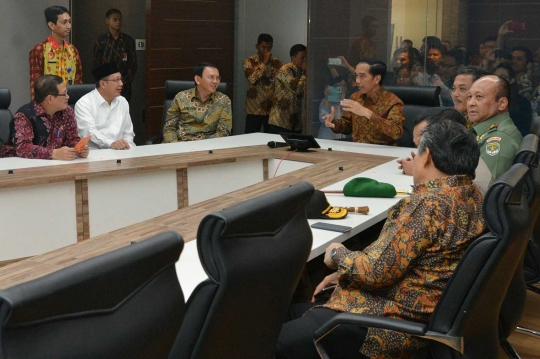 Jokowi tinjau fasilitas Jakarta Smart City