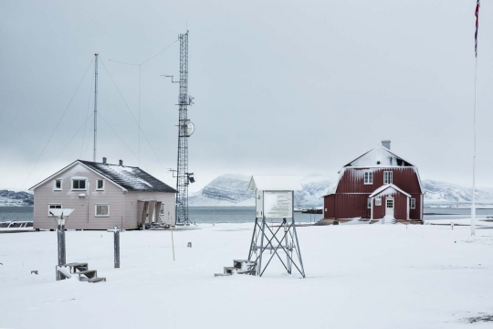 Mengunjungi stasiun cuaca Norwegia di Kutub Utara