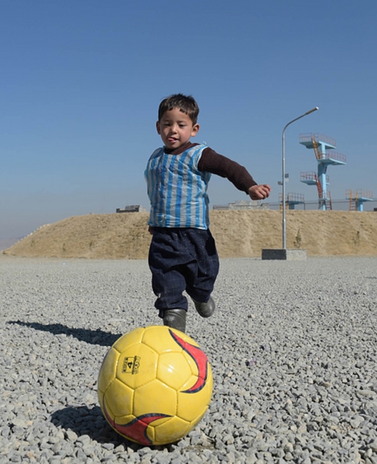 Mengenal bocah pemilik jersey 'kresek' Messi yang gemparkan netizen