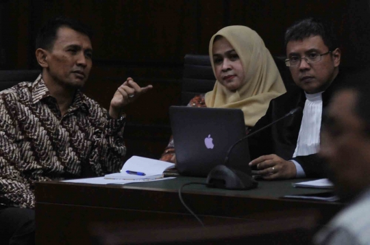 Gatot Pujo berdampingan istri jalani sidang korupsi PTUN Medan