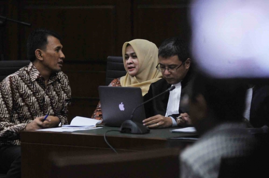 Gatot Pujo berdampingan istri jalani sidang korupsi PTUN Medan