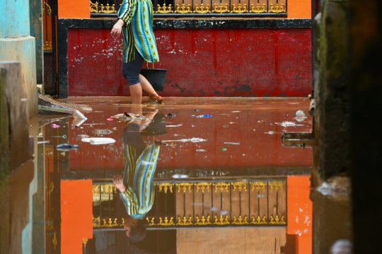 Banjir kiriman bercampur lumpur rendam di Kp Pulo