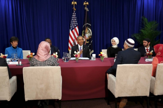 Keakraban Obama ngobrol bareng jemaah masjid di Baltimore