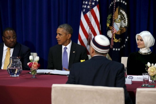 Keakraban Obama ngobrol bareng jemaah masjid di Baltimore