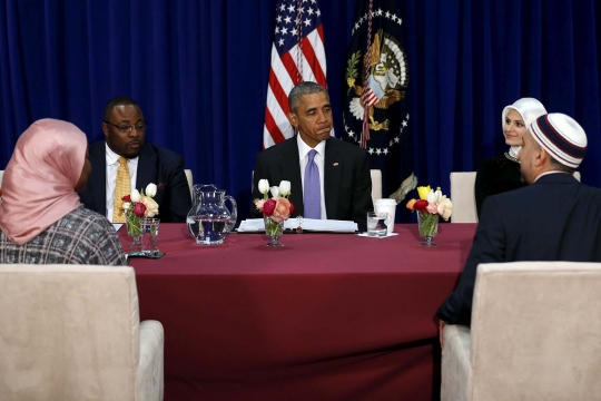 Keakraban Obama ngobrol bareng jemaah masjid di Baltimore